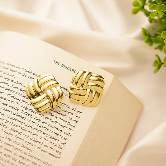Daisy Studs