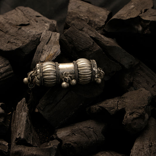 Dumroo Oxidised Ring